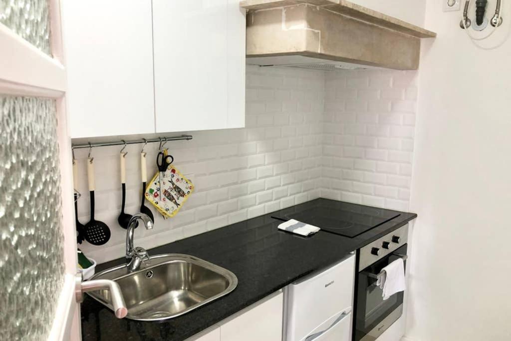 32 3 - Lisbon City Life Private Apartment, Bairro Alto Esterno foto