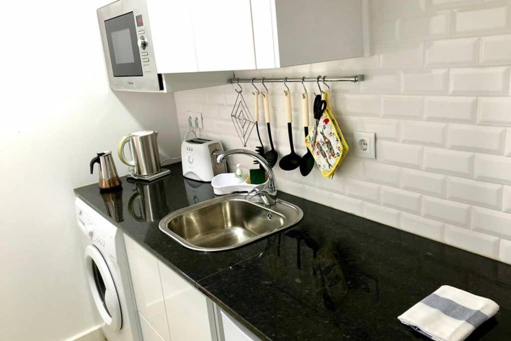 32 3 - Lisbon City Life Private Apartment, Bairro Alto Esterno foto