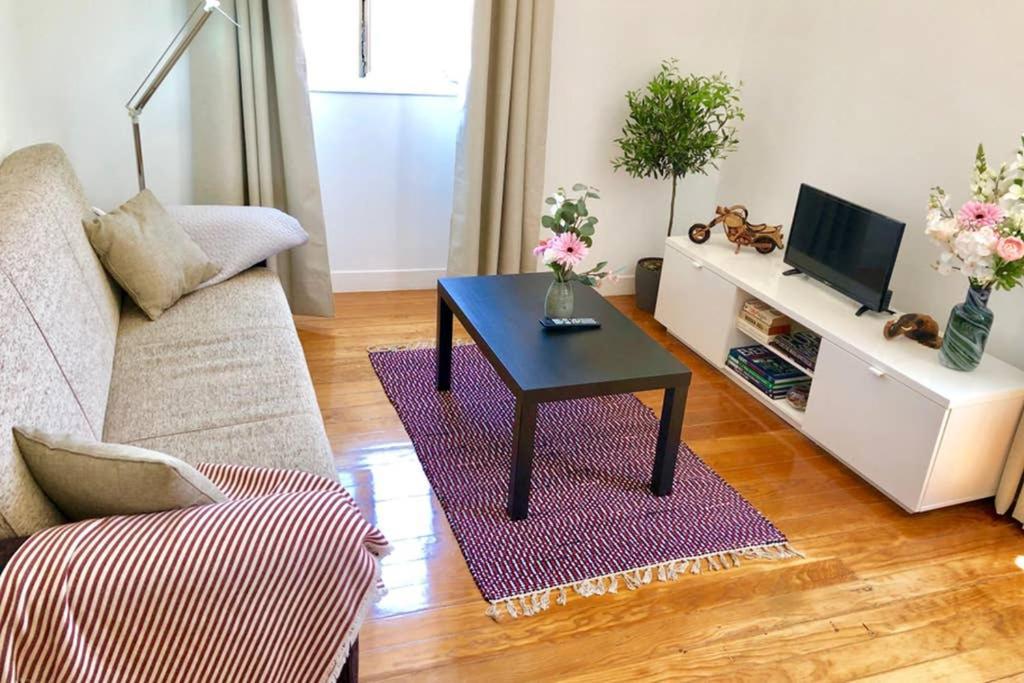 32 3 - Lisbon City Life Private Apartment, Bairro Alto Esterno foto