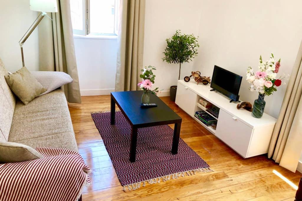 32 3 - Lisbon City Life Private Apartment, Bairro Alto Esterno foto